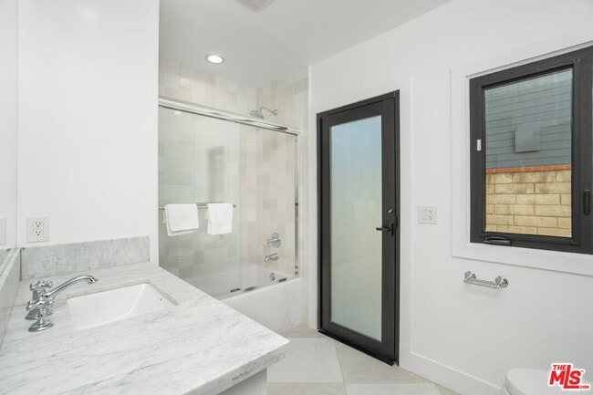 Building Photo - 4608 Westchester Dr