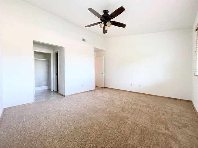 Building Photo - Upper Level Condo in The Villas of Calavera Hills!