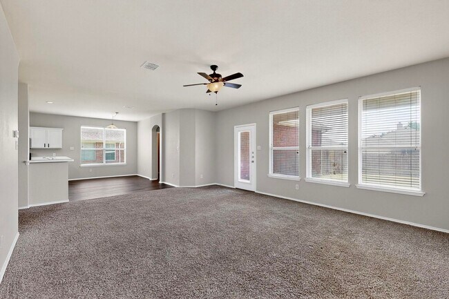 Building Photo - Great Home with Room To Grow in Southbrook!
