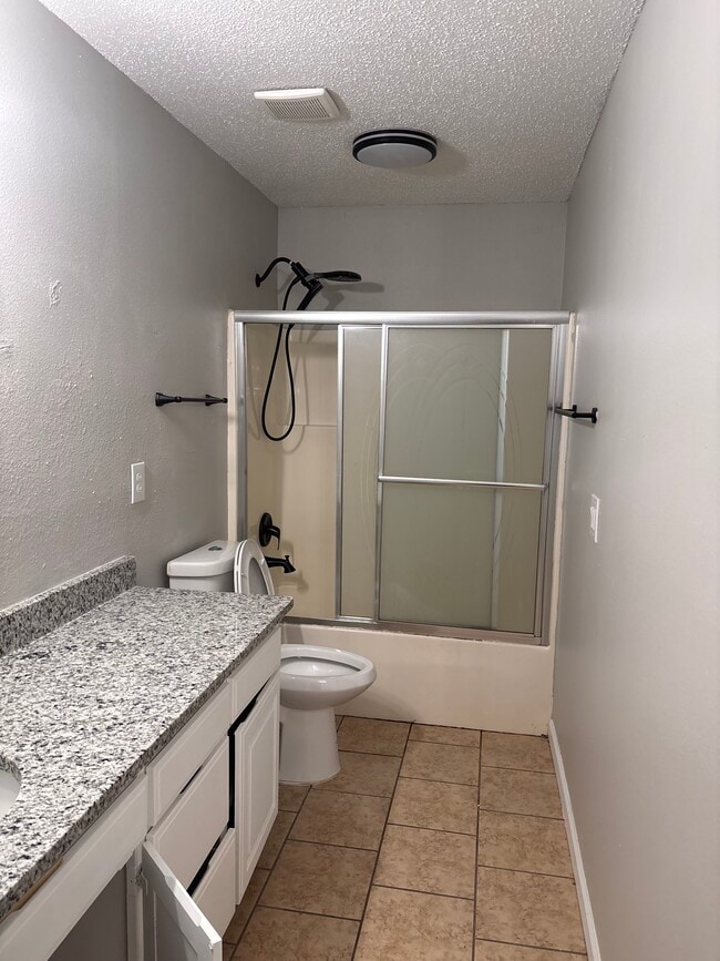 Building Photo - 3402 W Center St