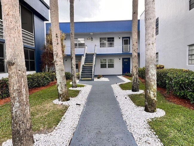Building Photo - 58 Normandy Ln