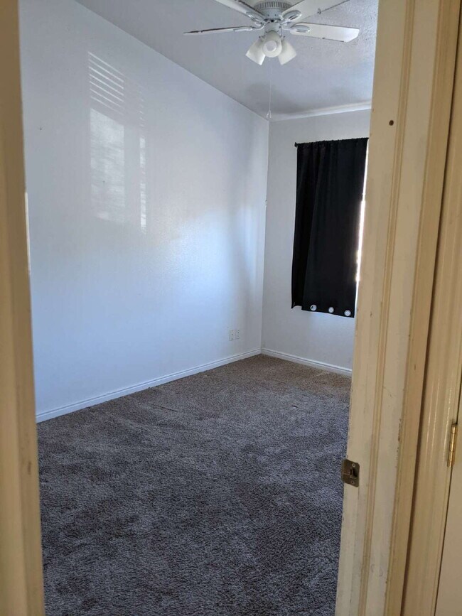 Building Photo - 3-Bed Townhouse in Saint George with Spacious 1400 Sq Ft Layout "