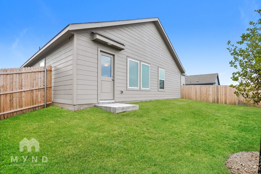 Building Photo - 2717 Mistwood Dr