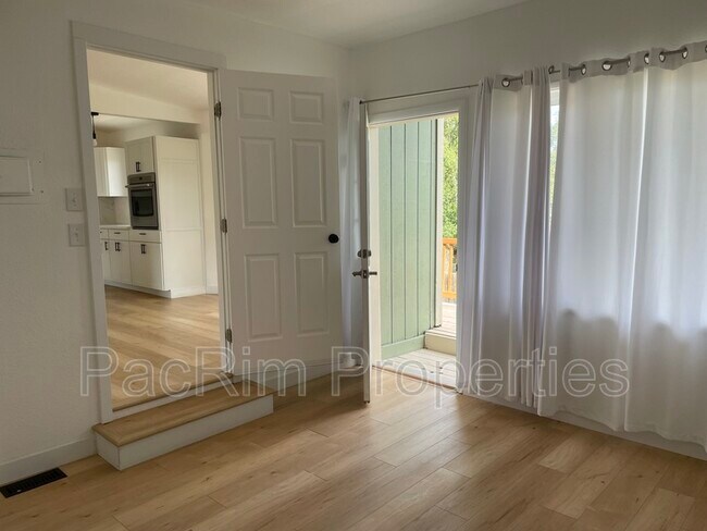 Building Photo - 9021 Lance Cir