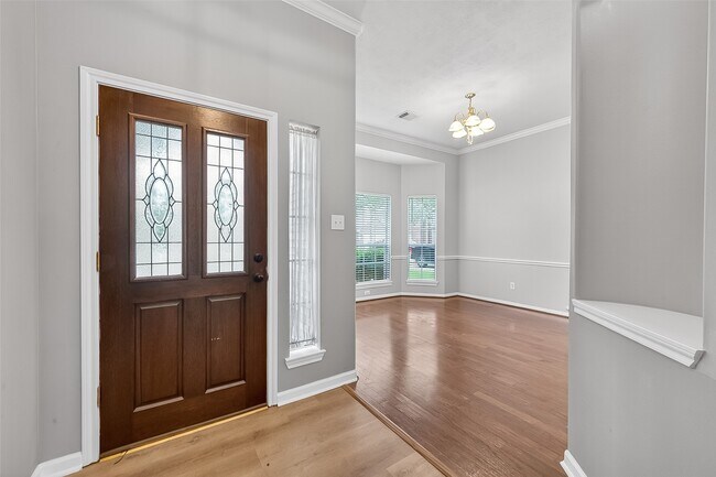 Building Photo - 23719 River Pl Dr