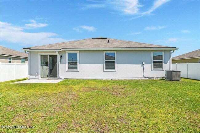 Building Photo - 2165 Pebble Point Dr