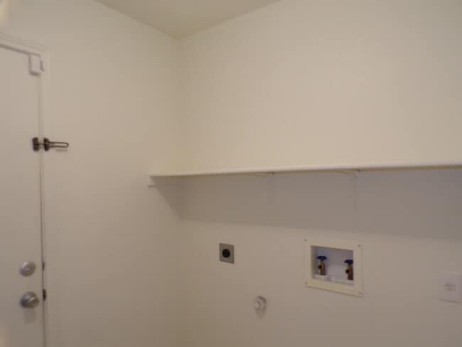 Building Photo - 95 E Wildflower Blvd