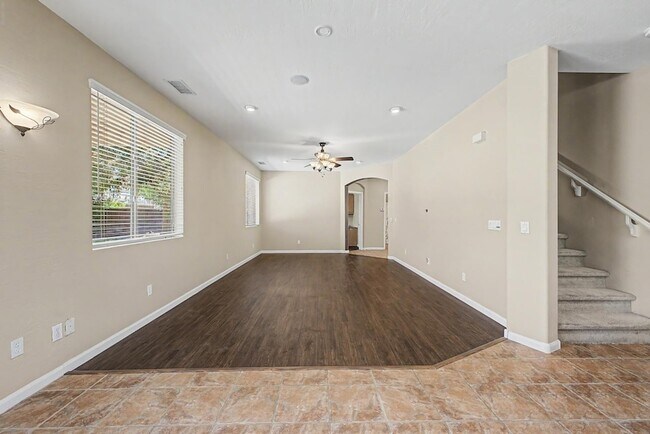 Building Photo - 472 W Pelican Dr
