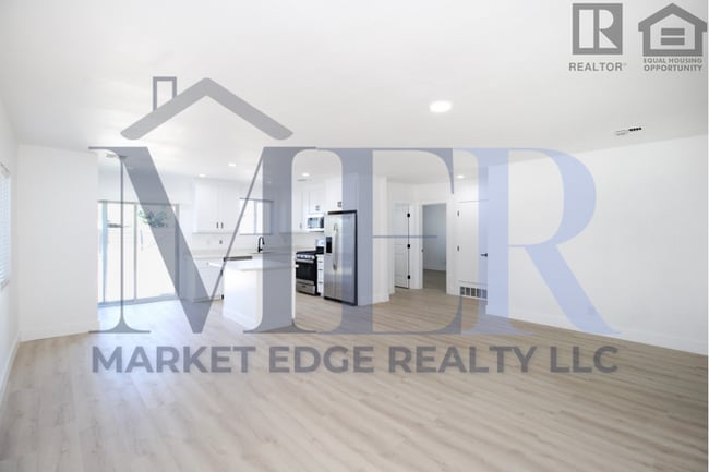 Building Photo - 4Bed/2Bath Home at Indian School/15th Ave! $399 MOVE-IN SPECIAL! Move-In Ready on 12/11/2025!