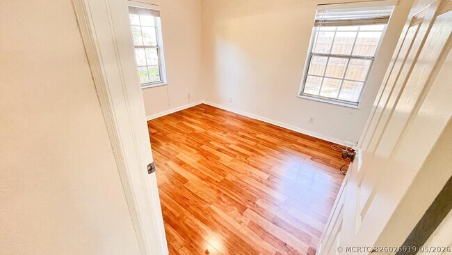 Building Photo - 1440 Hawthorne Pl