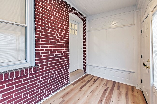 Building Photo - 3 bedroom, 1.5 bath, newly renovated home in Wilmington, DE
