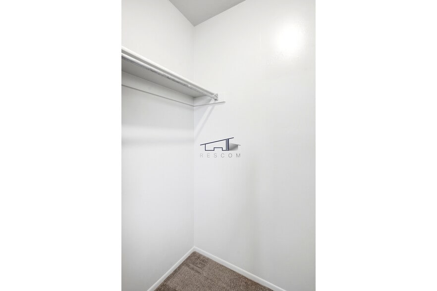 Building Photo - 445 W 4900 S
