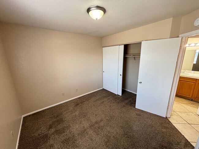 Building Photo - 6208 Yerba Ln