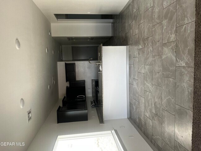 Building Photo - 14937 Pebble Hills Blvd