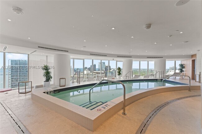 Building Photo - 300 Biscayne Blvd