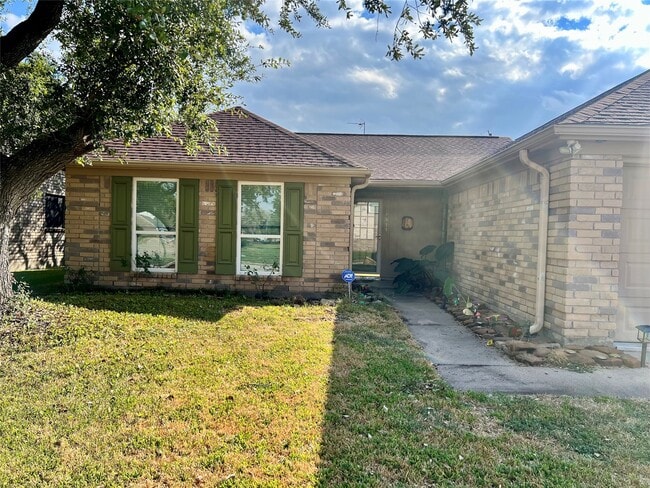 Primary Photo - 1511 Brook Meadow Dr