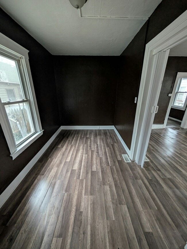 Building Photo - 1169 E 60th St