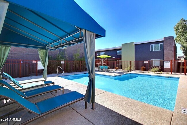 Building Photo - 1220 N 44th St