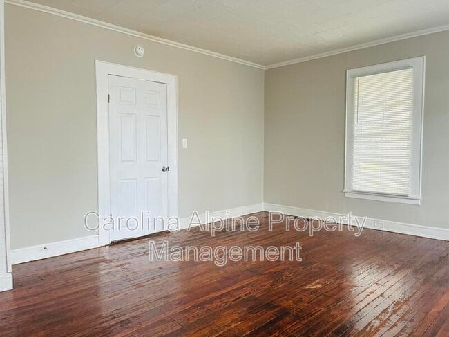 Building Photo - 721 S Church St