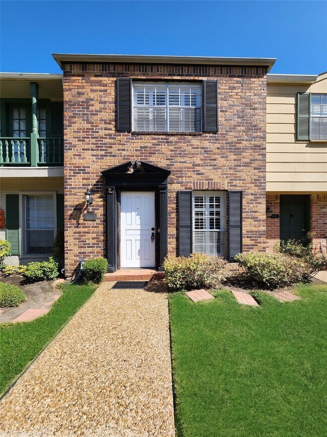 Primary Photo - 6340 Chevy Chase Dr