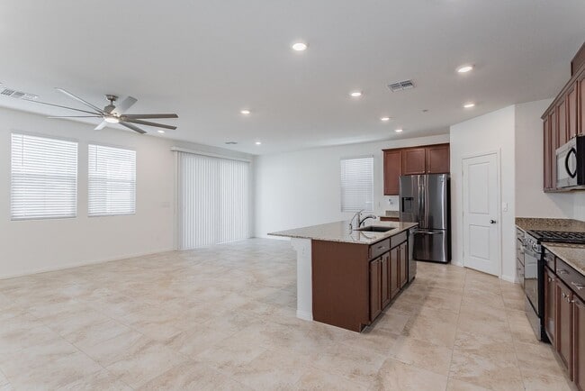 Building Photo - Fairly New Gorgeous SMART House!