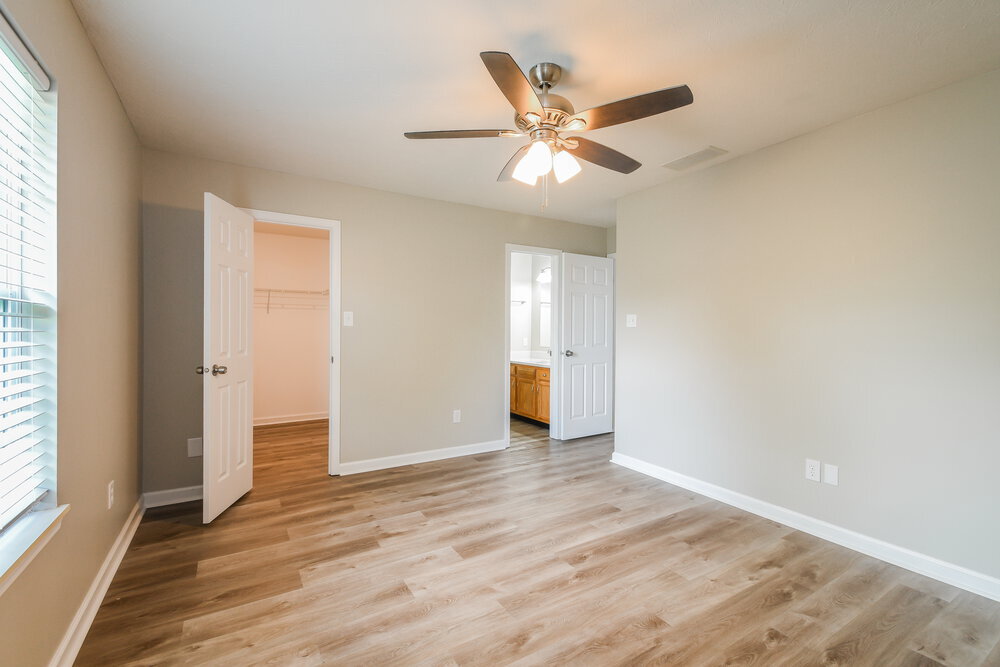 Building Photo - 9695 Claymore Dr