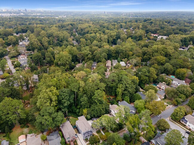 Building Photo - 746 Amsterdam Ave NE