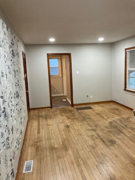 Building Photo - 830 N Taylor St