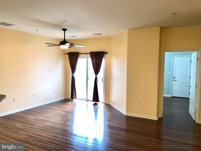 Building Photo - 4302 Fullerton Ct