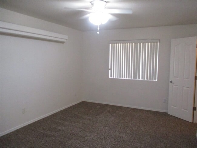 Building Photo - 5543 Clubhouse Ct