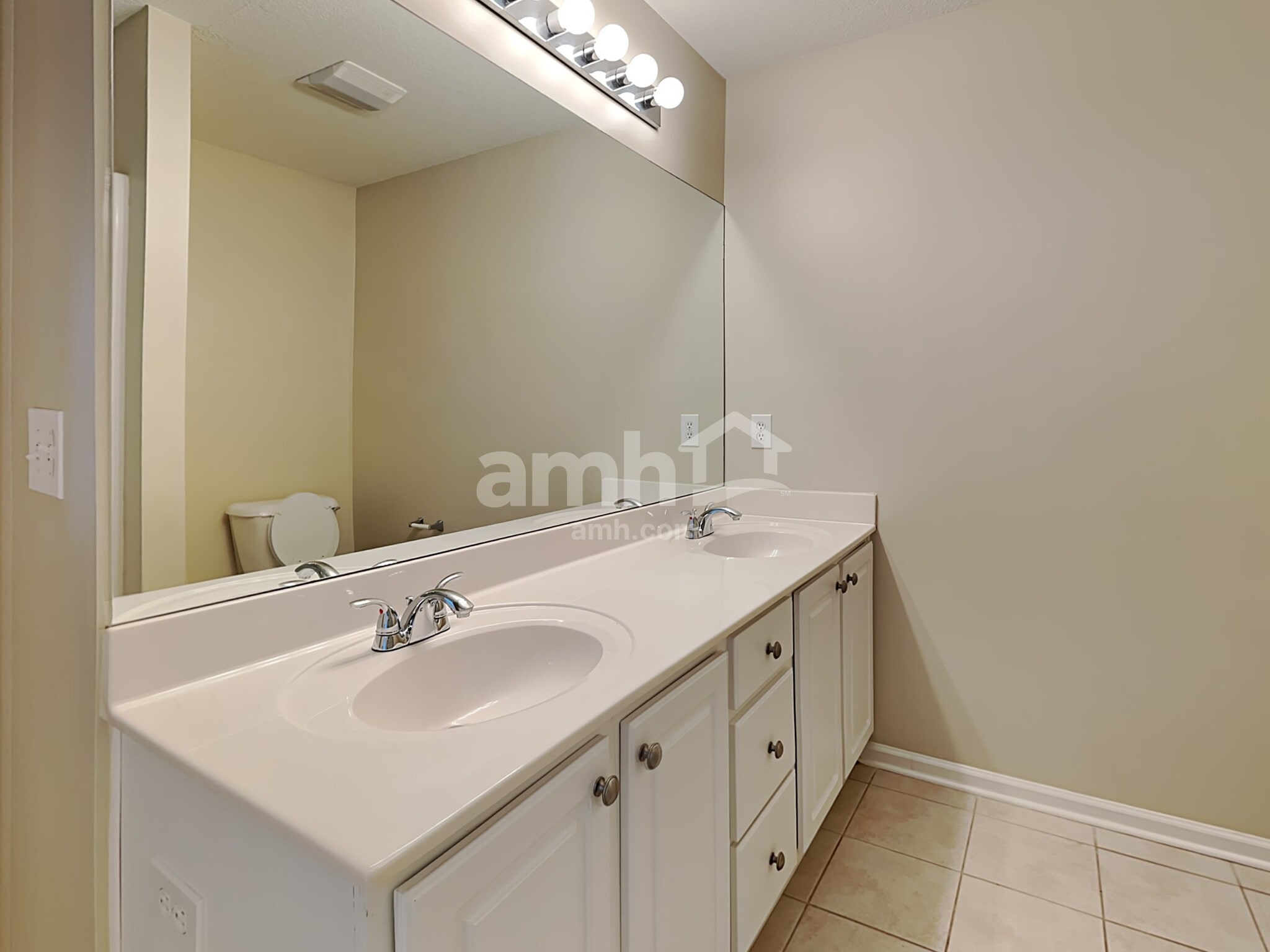 Building Photo - 128 Heartstone Cir