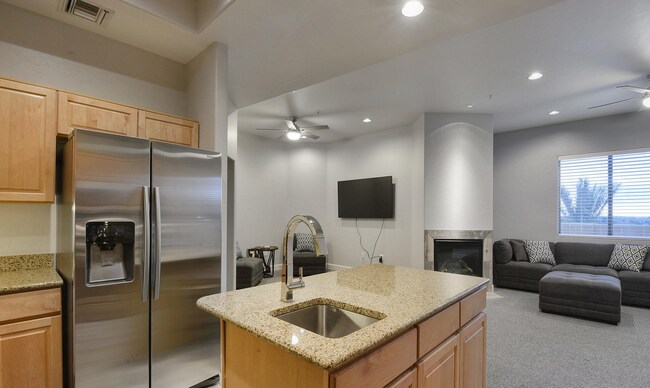 Building Photo - 446 N Campbell Ave