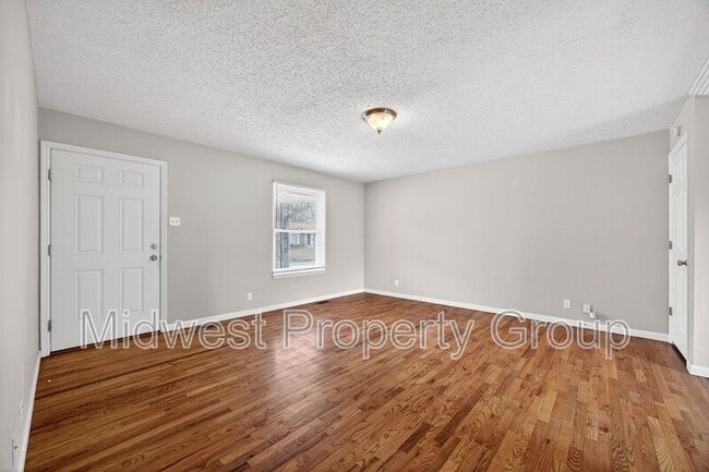 Building Photo - 2224 Millvalley Dr