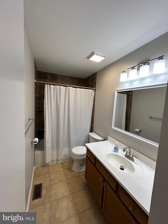 Building Photo - 7514 Braemar Ct