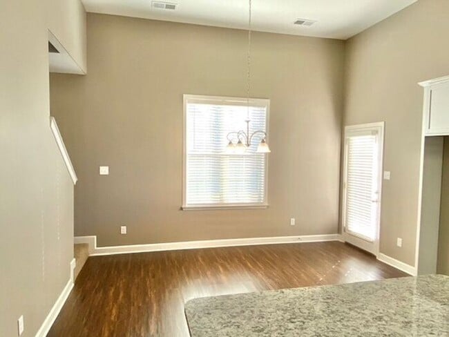 Building Photo - Now Leasing A 4 Bedroom 3 Bath Home In Oak...
