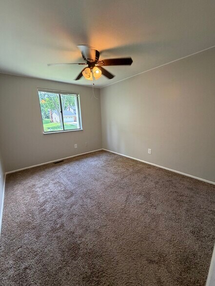 Building Photo - 4544 Hillview Shr