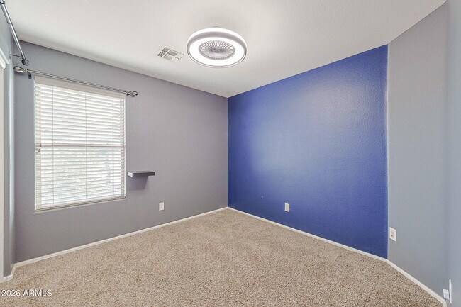 Building Photo - 5245 N 125th Ave