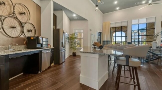 Building Photo - 1633 Greenridge Dr