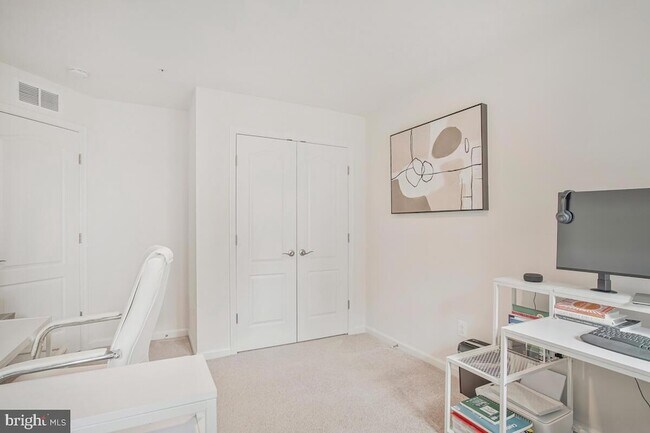 Building Photo - 4515 Reaney Ln