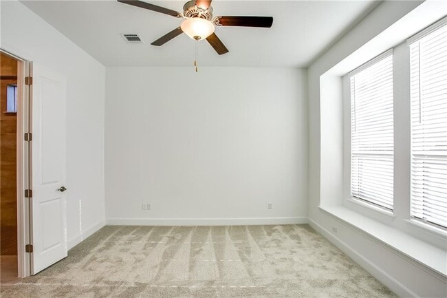 Building Photo - 505 Affazia Ln