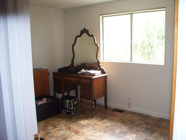 Bedroom - 26901 Pickens Rd