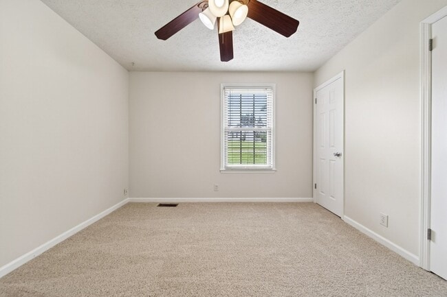 Building Photo - 235 Savely Dr
