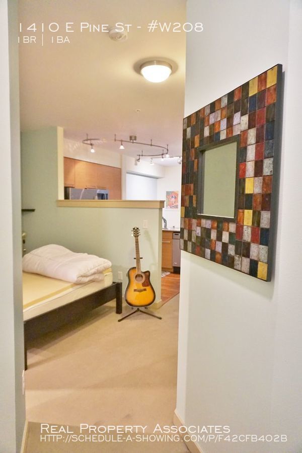 Building Photo - Braeburn Apartment
