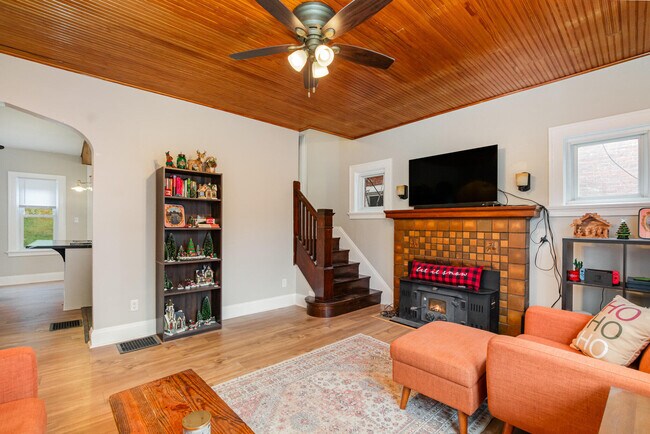 Building Photo - 710 Highland Ave