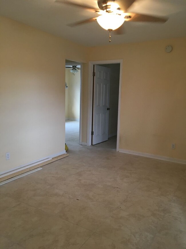 Building Photo - 2679 Nelson Dr