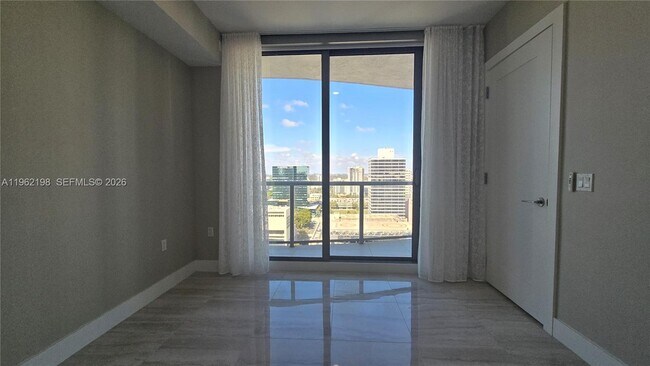 Building Photo - 100 E Las Olas Blvd