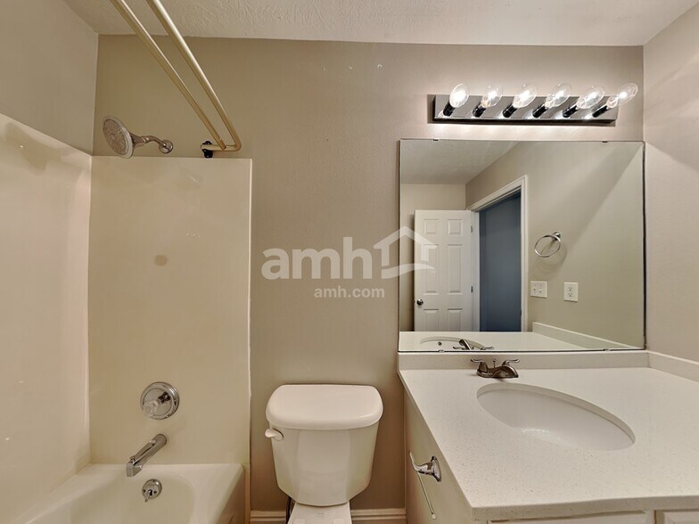 Building Photo - 5521 W Stone Blf Wy