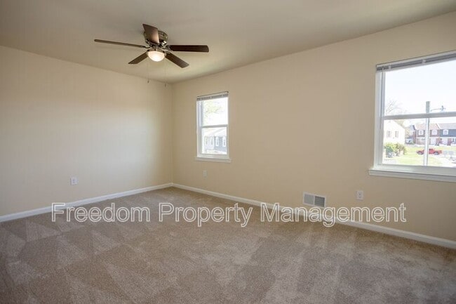 Building Photo - 10270 Cub Run Ct