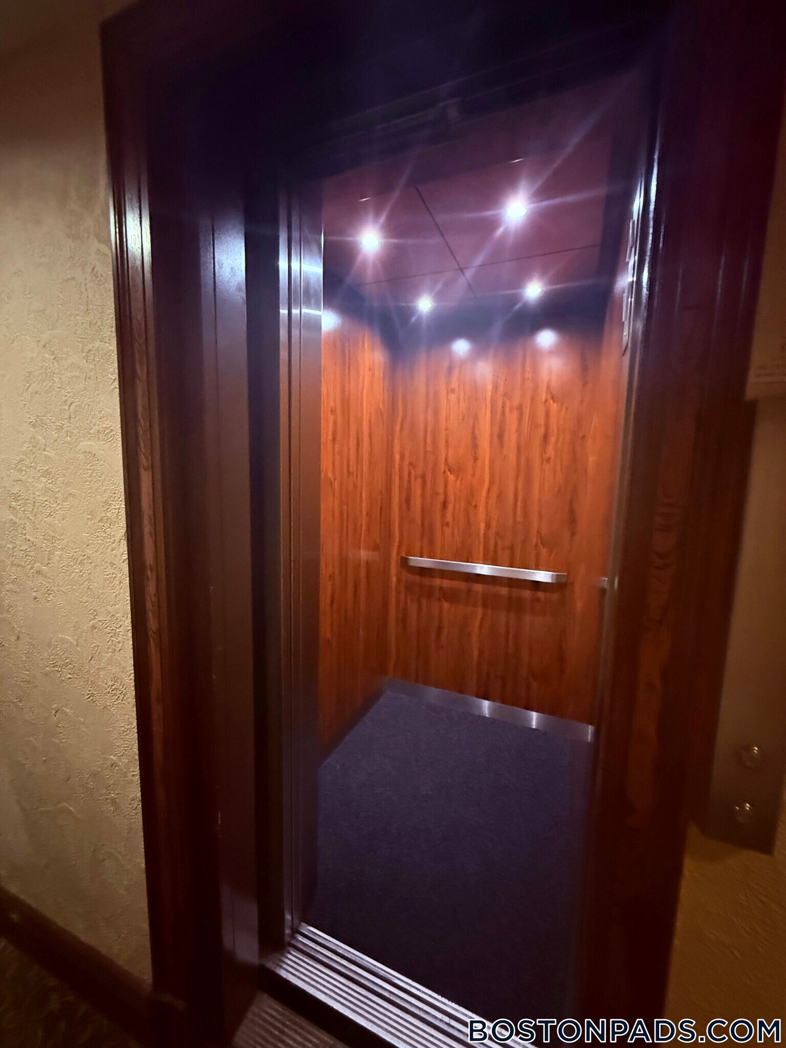 Building Photo - 2 Elmwood Ave