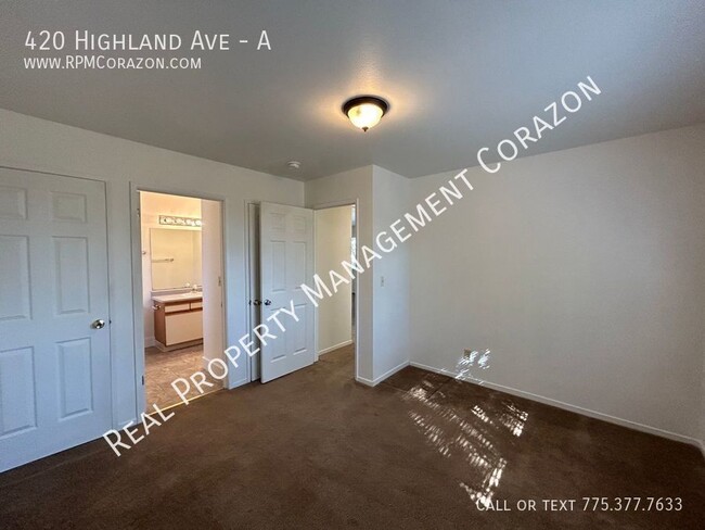 Building Photo - Downstairs 2 Bedroom, 2 Bathroom Apartment...